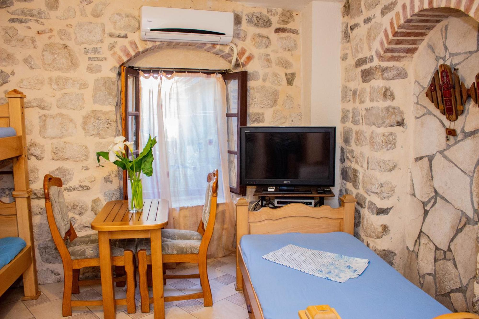 Guest House Sljuka Котор Екстер'єр фото